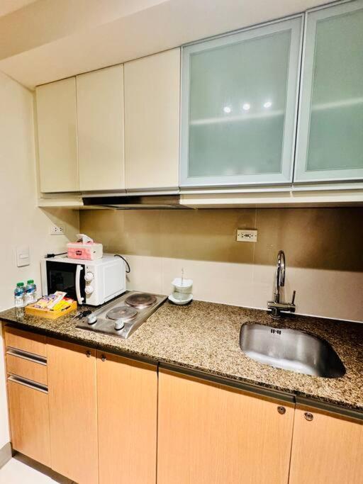 One Uptown Residences Bgc Taguig Extérieur photo