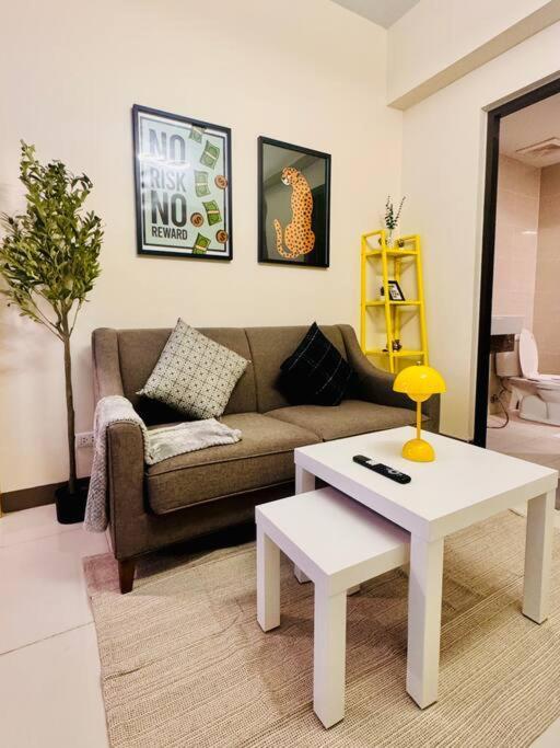 One Uptown Residences Bgc Taguig Extérieur photo