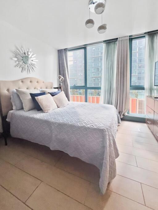 One Uptown Residences Bgc Taguig Extérieur photo